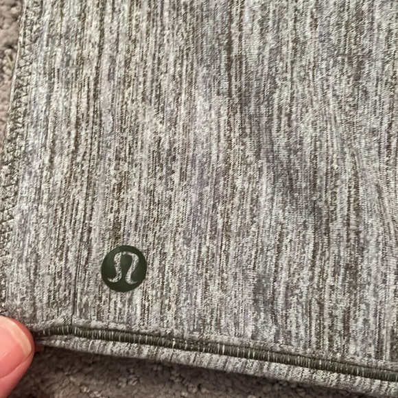Lululemon scarf/wrap One Size Grey with green undertones - Picture 2 of 7